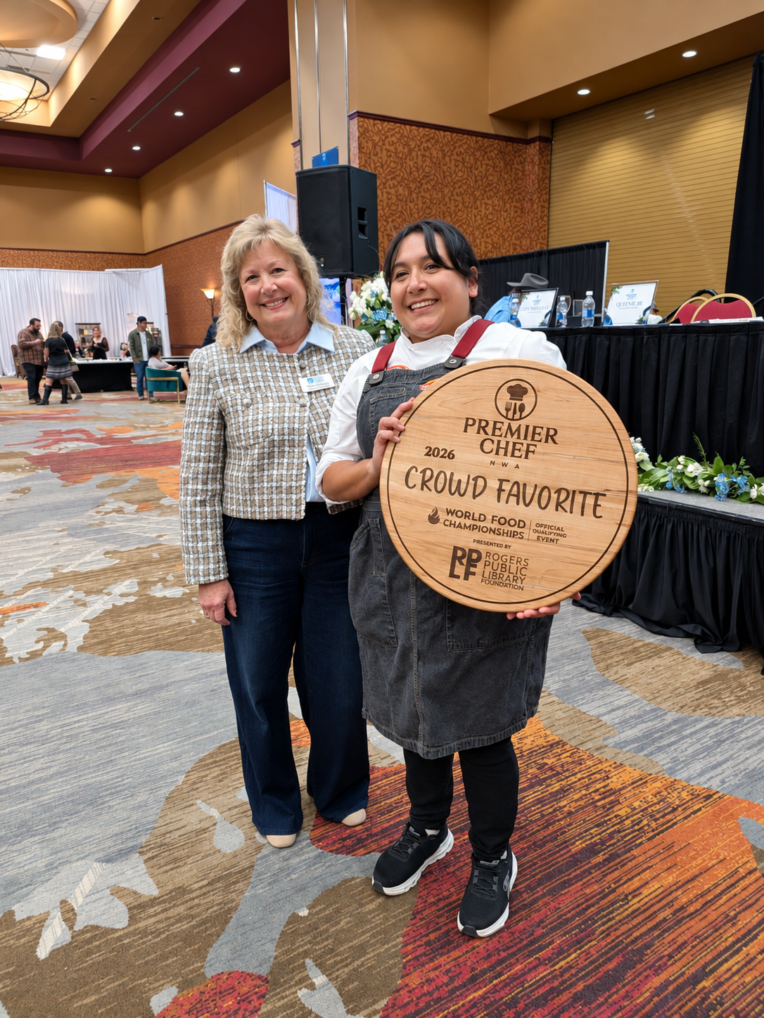 Alejandra Serna-Cardona holds the 2026 Crowd Favorite award